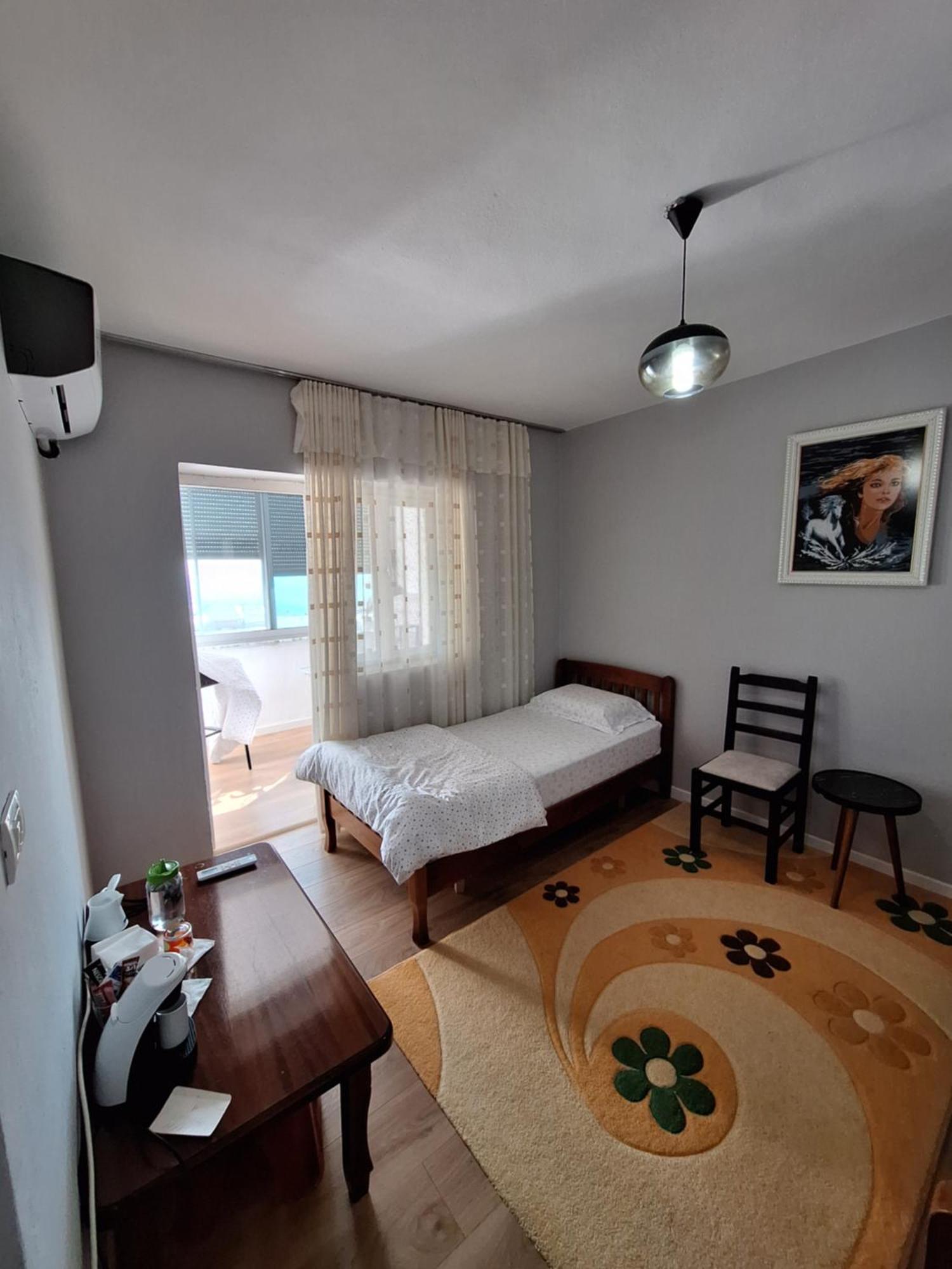 Ergi'S Bed & Breakfast กรูเยอ ภายนอก รูปภาพ